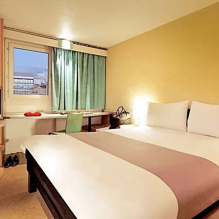 Ibis Le Val Druel 3*
