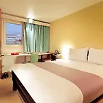 Ibis Le Val Druel 3*