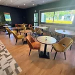 Hotel Ibis Le Val Druel 3*