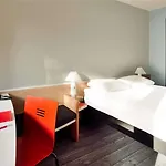 Ibis Le Val Druel Hotel 3*