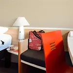 Hotel Ibis Le Val Druel 3*