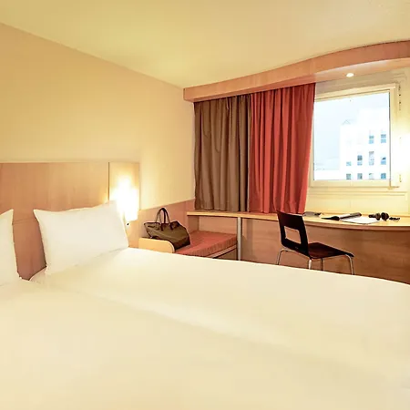Hotel Ibis Le Val Druel