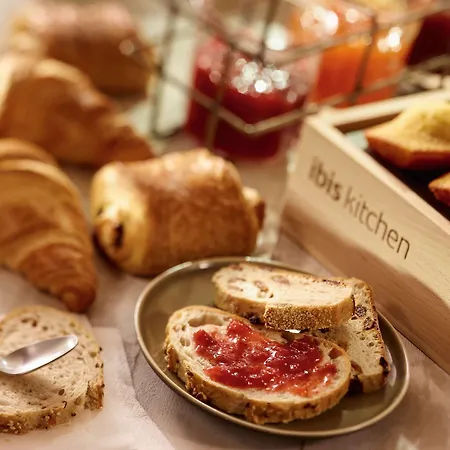 Ibis Le Val Druel Szálloda 3*