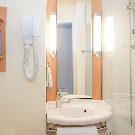 Hotel Ibis Le Val Druel
