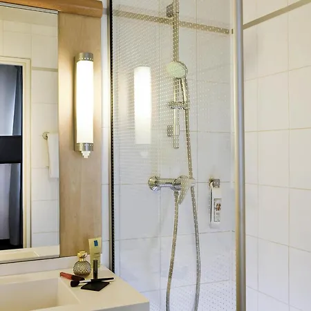 Hotel Ibis Le Val Druel