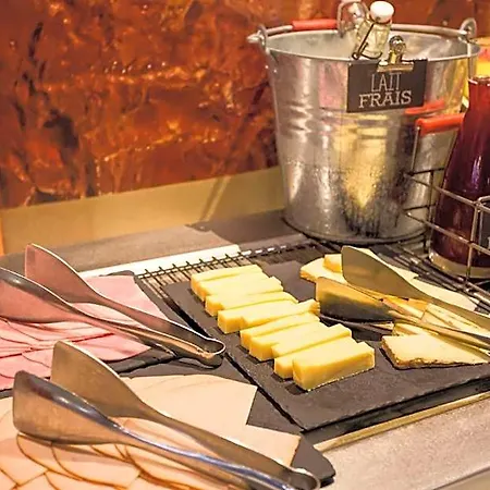 Hotel Ibis Le Val Druel 3*