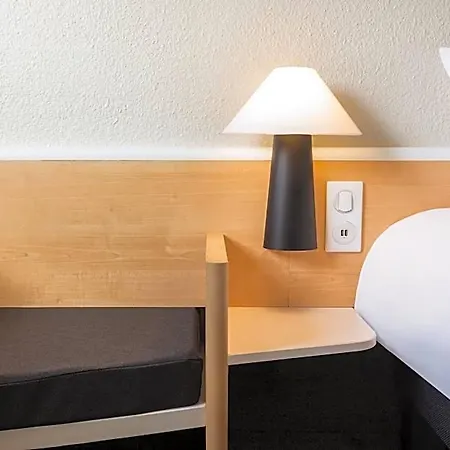 Hotell Ibis Le Val Druel