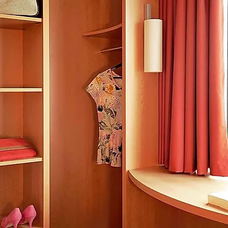 Ibis Le Val Druel 3*
