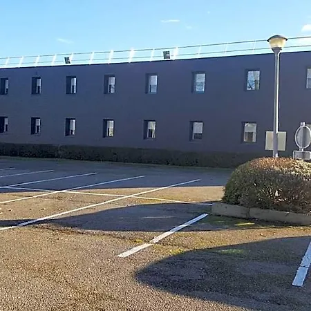 Ibis Le Val Druel