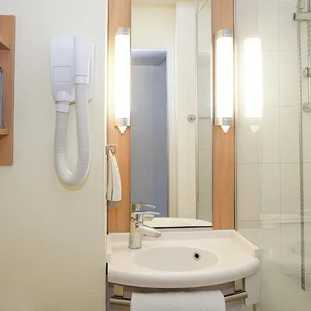 Hotel Ibis Le Val Druel