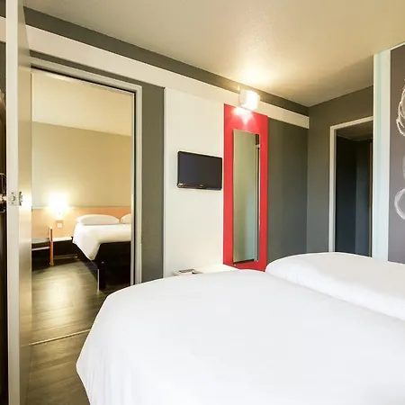 Ibis Le Val Druel Hotel