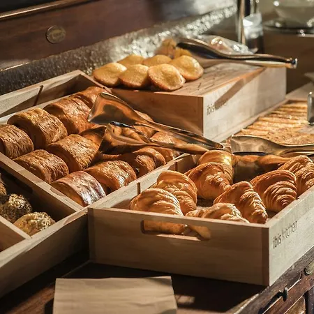 Hotel Ibis Le Val Druel