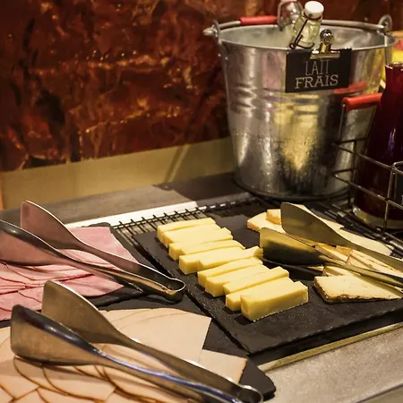 Ibis Le Val Druel 3*