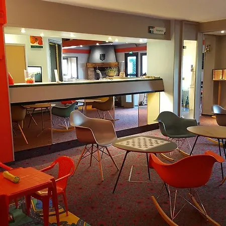 Ibis Le Val Druel Hotel