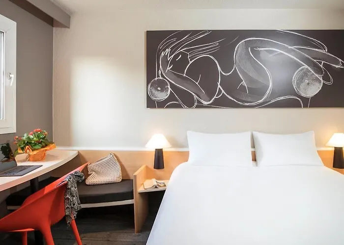 Hotel Ibis Le Val Druel 3*