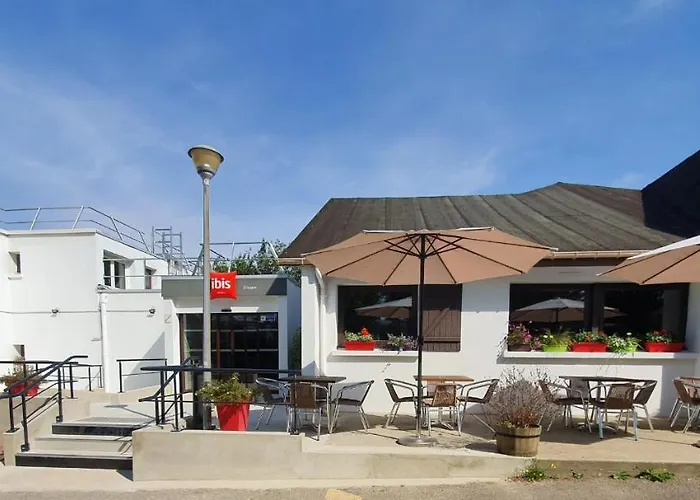 Ibis Le Val Druel Hotel 3*