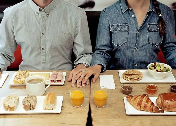 Ibis Le Val Druel Hotel