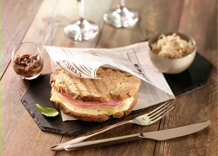 Hotel Ibis Le Val Druel 3*