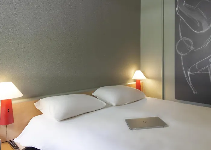 Hotel Ibis Le Val Druel