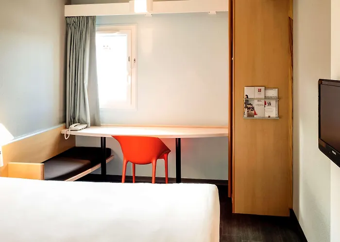 Hotel Ibis Le Val Druel