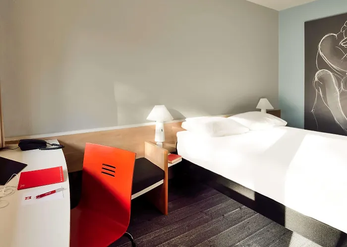 Hotel Ibis Le Val Druel 3*