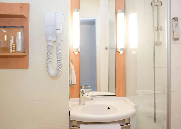 Hotel Ibis Le Val Druel