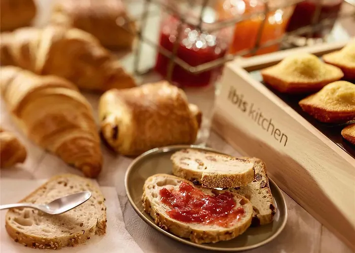 Hotel Ibis Le Val Druel