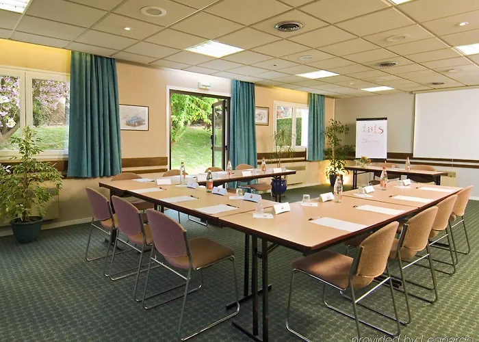 Ibis Le Val Druel Hotel