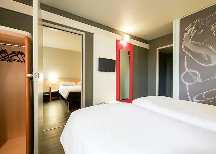 Ibis Le Val Druel Hotel