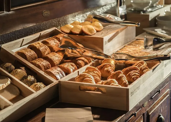 Hotel Ibis Le Val Druel