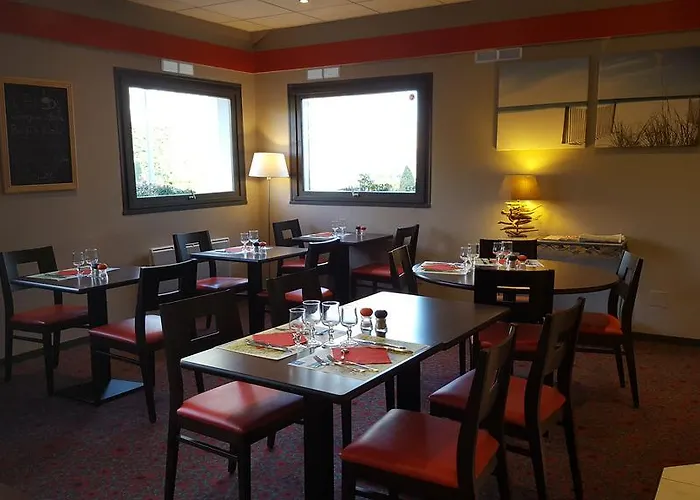 Ibis Le Val Druel 3*