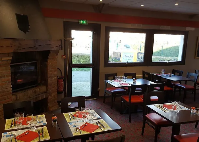 Ibis Le Val Druel Hotel 3*