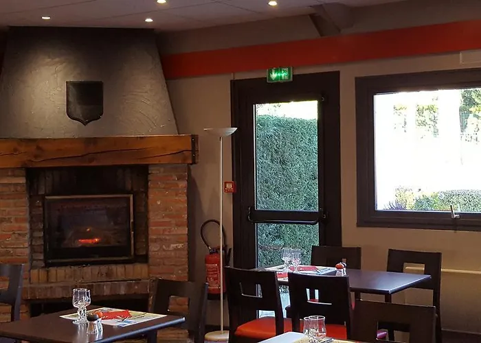 Hotel Ibis Le Val Druel